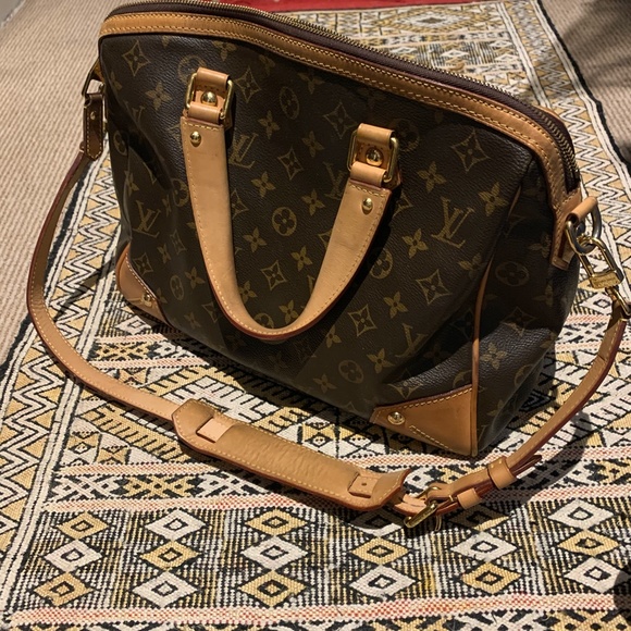 Louis Vuitton Tote Bag - Picture 2 of 6